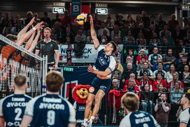 Volleyball Men Season 2024 2025 Volleyball Bundesliga VBL SVG Lüneburg vs Berlin Recycling Volleys 08 03 2025 Xander Wolf Wassenaar Ketrzynski 11 SVG Lüneburg on the attack Lüneburg LKH Arena Niedersachsen Germany
