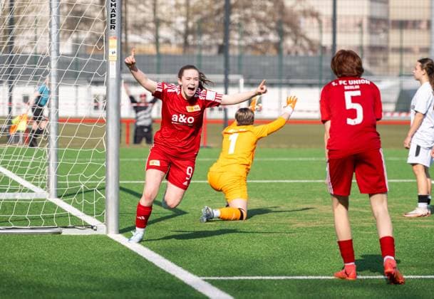 Soccer, Girls, U17 Juniors, Season 2024 2025, DFB Cup Junior Quarterfinals , 1 FC Union Berlin Bayer Leverkusen, f l Luana Gehrke, Paula Reutter both Union , Cheering after goal to 1 0, 09 03 2025, Copyright: xMatthiasxKochx