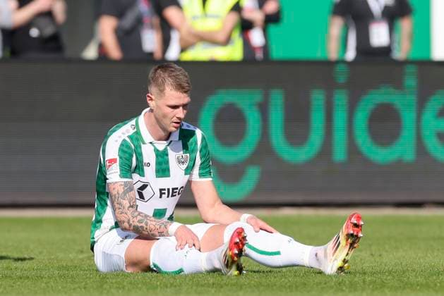 Holmbert Fridjonsson SC Preussen Muenster looks dejected, 2 Bundesliga, Preußen Münster vs 1 FC Nürnberg, Preußenstadion, March 09, 2025 in Münster, Germany Photo by Marco Steinbrenner DeFodi Images Holmbert Fridjonsson SC Preussen Muenster looks dejected, 2 Bundesliga, Preußen Münster vs 1 FC Nürnberg, Preußenstadion, March 9, 2025 in Münster, Germany Photo by Marco Steinbrenner DeFodi Images DFB DFL REGULATIONS PROHIBIT ANY USE OF PHOTOGRAPHS AS IMAGE SEQUENCES AND OR QUASI VIDEO