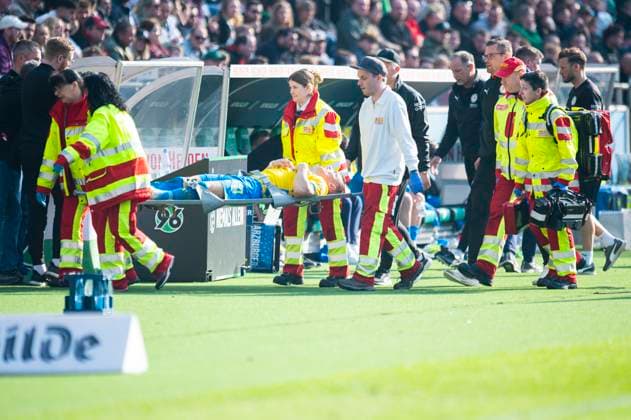 09 03 2025 Soccer, 2024 2025, 2 Bundesliga, 25 Matchday, Hannover 96 Eintracht Braunschweig Sven Köhler Braunschweig injured, Injury DFL REGULATIONS PROHIBIT ANY USE OF PHOTOGRAPHS AS IMAGE SEQUENCES AND OR QUASI VIDEO Hannover Lower Saxony Germany Heinz von Heiden Arena