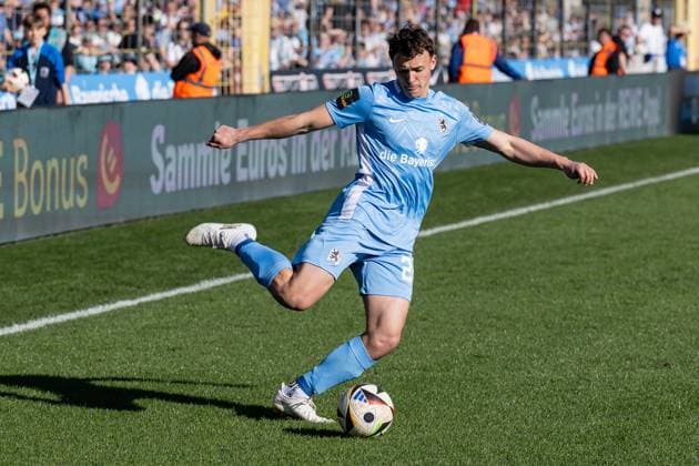 Lukas Reich TSV 1860 Muenchen, 20 GER, TSV 1860 Muenchen vs Borussia Dortmund II U23, Soccer, 3 Bundesliga, Matchday 27, Season 2024 2025, 09 03 2025 DFL DFB REGULATIONS PROHIBIT ANY USE OF PHOTOGRAPHS as IMAGE SEQUENCES and or QUASI VIDEO GER, TSV 1860 Muenchen vs Borussia Dortmund II U23, Football, 3 Bundesliga, Matchday 27, Season 2024 2025, 09 03 2025 Muenchen Copyright: xEibner-Pressefoto HeikexFeinerx EP_HFR