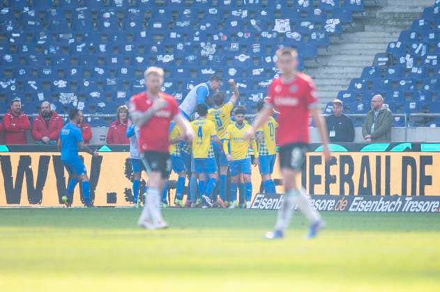 09 03 2025 Soccer, 2024 2025, 2 Bundesliga, 25 Matchday, Hannover 96 Eintracht Braunschweig Cheering after the goal to 0 1 by Lino Tempelmann Braunschweig DFL REGULATIONS PROHIBIT ANY USE OF PHOTOGRAPHS AS IMAGE SEQUENCES AND OR QUASI VIDEO Hannover Lower Saxony Germany Heinz von Heiden Arena
