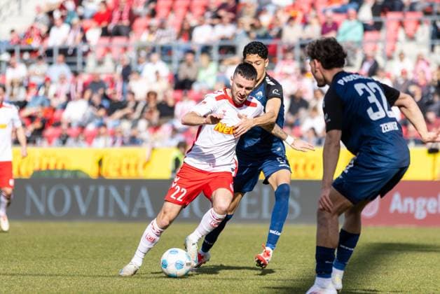 09 03 2025, Soccer, GER, Season, 2 Liga, Season 2024 2025, 25 Matchday, SSV Jahn Regensburg SC Paderborn Sargis Adamyan SSV Jahn on the ball against Santiago Castaneda DFL REGULATIONS PROHIBIT ANY USE OF PHOTOGRAPHS AS IMAGE SEQUENCES AND OR QUASI VIDEO