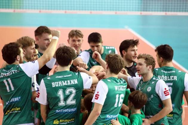 Haching team before the start of the match He Volleyball, 1 BL, 24 25, TSV Haching Muenchen vs powervolleys Dueren, Geothermie Arena, Unterhaching, 09 03 25 Copyright: WolfgangxFehrmann