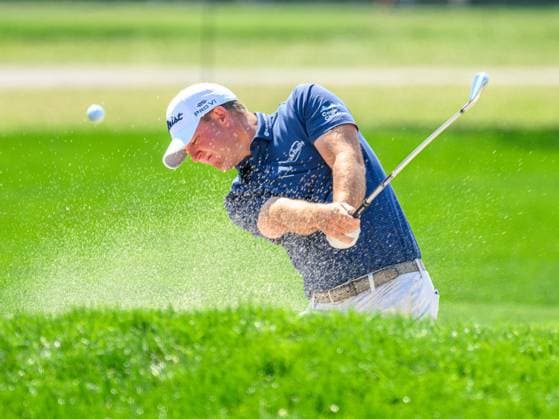 March 9, 2025: Tom Hoge hits from the bunker on the 1st hole during final round of the Arnold Palmer Invitational presented by Mastercard held at Arnold Palmer s Bay Hill Club & Lodge in Orlando, FL. Romeo T Guzman CSM Orlando USA - ZUMAcg2_ 20250309_faf_cg2_015 Copyright: xRomeoxGuzmanx