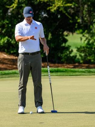 March 9, 2025: Adam Scott of Australia lines up his par putt on the 1st green during final round of the Arnold Palmer Invitational presented by Mastercard held at Arnold Palmer s Bay Hill Club & Lodge in Orlando, FL. Romeo T Guzman CSM Orlando USA - ZUMAcg2_ 20250309_faf_cg2_034 Copyright: xRomeoxGuzmanx