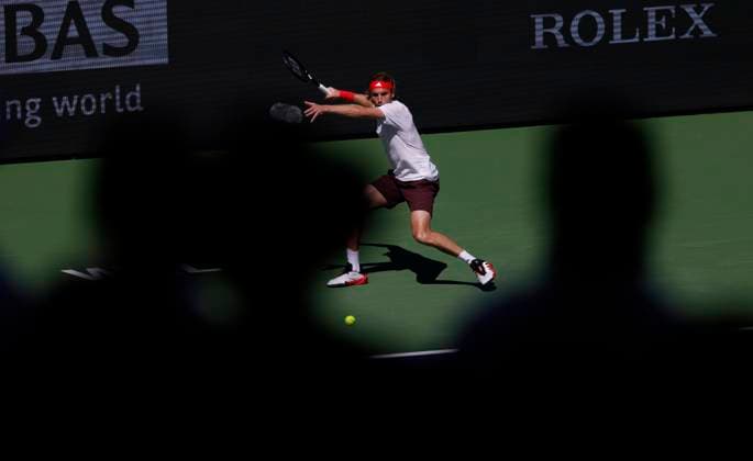 Sport Bilder des Tages March 09, 2025 Stefanos Tsitsipas (GRE) returns a shot against Matteo Berrettini (ITA) during the 2025 BNP Paribas Open at Indian Wells Tennis Garden in Indian Wells, California. Mandatory Photo Credit: CSM Indian Wells United States of America - ZUMAc04_ 20250309_zma_c04_049 Copyright: xCharlesxBausx