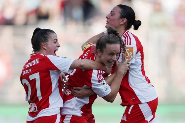 1. FC Union Berlin vs SG 99 Andernach Second Women s Bundesliga Lisa Heiseler of Union Berlin celebrates with teammates after scoring her team s 3rd goal during the match of Second Women s Bundesliga between 1. FC Union Berlin vs SG 99 Andernach at der Alten Försterei Stadium on March 9, 2025 in Berlin, Germany. Berlin der Alten Försterei Stadium Germany Copyright: xMaryamxMajdx