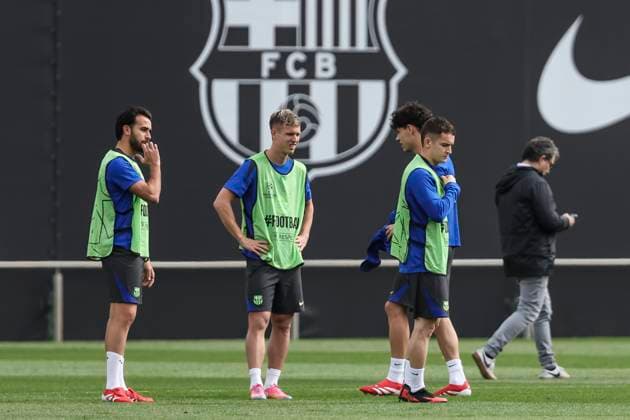 March 10, 2025, Sant Joan Despi, Barcelona, SPAIN: Dani Olmo and Eric Garcia during the training day of FC Barcelona, Barca ahead UEFA Champions League, football match against SL Benfica at Ciudad Esportiva Joan Gamper on March 10, 2025 in Sant Joan Despi, Barcelona, Spain. Sant Joan Despi SPAIN - ZUMAa181 20250310_zaa_a181_013 Copyright: xJavierxBorregox