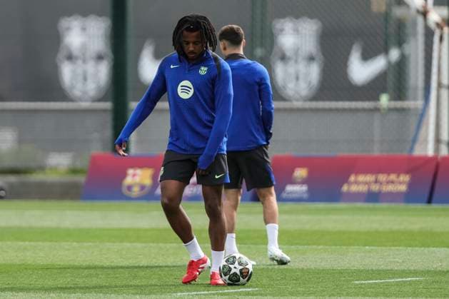March 10, 2025, Sant Joan Despi, Barcelona, SPAIN: Jules Kounde during the training day of FC Barcelona, Barca ahead UEFA Champions League, football match against SL Benfica at Ciudad Esportiva Joan Gamper on March 10, 2025 in Sant Joan Despi, Barcelona, Spain. Sant Joan Despi SPAIN - ZUMAa181 20250310_zaa_a181_014 Copyright: xJavierxBorregox