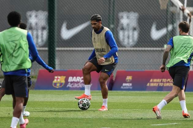 March 10, 2025, Sant Joan Despi, Barcelona, SPAIN: Ronald Araujo during the training day of FC Barcelona, Barca ahead UEFA Champions League, football match against SL Benfica at Ciudad Esportiva Joan Gamper on March 10, 2025 in Sant Joan Despi, Barcelona, Spain. Sant Joan Despi SPAIN - ZUMAa181 20250310_zaa_a181_020 Copyright: xJavierxBorregox