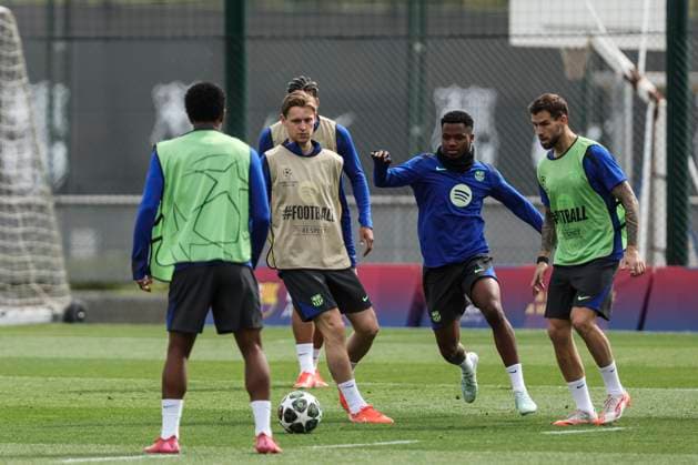 March 10, 2025, Sant Joan Despi, Barcelona, SPAIN: Frenkie de Jong, Ansu Fati and Inigo Martinez during the training day of FC Barcelona, Barca ahead UEFA Champions League, football match against SL Benfica at Ciudad Esportiva Joan Gamper on March 10, 2025 in Sant Joan Despi, Barcelona, Spain. Sant Joan Despi SPAIN - ZUMAa181 20250310_zaa_a181_023 Copyright: xJavierxBorregox