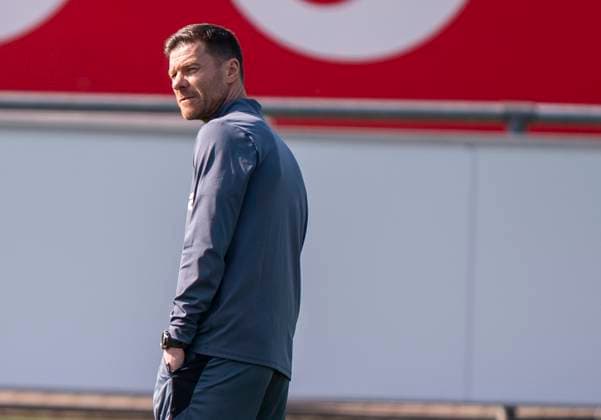 Xabi Alonso Bayer 04 Leverkusen, Trainer 10 03 2025, Final training Bayer 04 Leverkusen before the second leg of the Champions League Bayer Leverkusen FC Bayern Munich Bundesliga, GER, Leverkusen, BayArena DFL regulations prohibit any use of photographs as image sequences and or quasi video Copyright: HMBxMedia xMarcoxBader