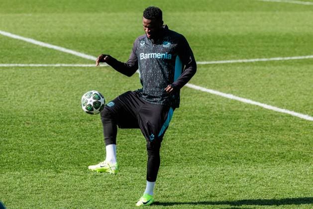 UEFA Champions League, final training Bayer 04 Leverkusen 10 03 2025 Victor Boniface Bayer 04 Leverkusen, 22 on the ball UEFA Champions League round of 16 second leg, final training Bayer 04 Leverkusen before the match against FC Bayern Munich Leverkusen, Ulrich Haberland Stadion on 10 03 2025 Copyright: xBEAUTIFULxSPORTS Wunderlx