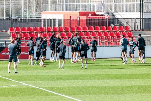 UEFA Champions League, final training Bayer 04 Leverkusen 10 03 2025 Warm Up, Overview UEFA Champions League Round of 16 second leg, final training Bayer 04 Leverkusen before the match against FC Bayern Munich Leverkusen, Ulrich Haberland Stadion on 10 03 2025 Copyright: xBEAUTIFULxSPORTS Wunderlx