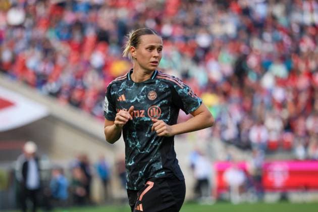 Cologne, Germany February 16, 2025 1 BL Women 2024 2025 1 FC Köln vs FC Bayern München In picture Klara Bühl Buehl FC Bayern DFB regulations prohibit any use of photographs as image sequences and or quasi video Rhein Energie Stadion Nordrhein Westfalen Copyright: xFotostandx xFantinix