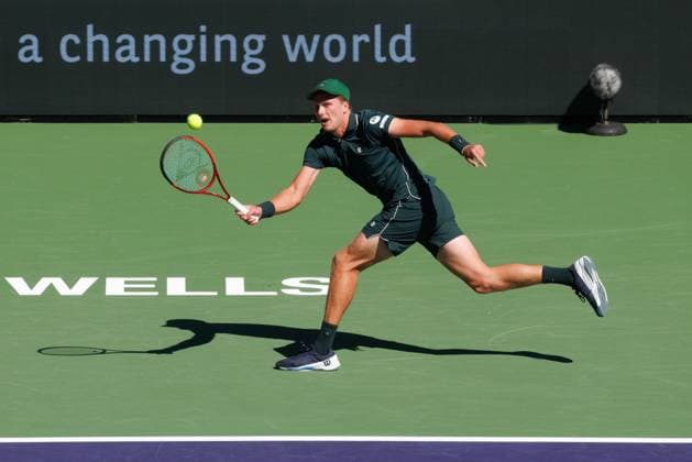 March 10, 2025: Jenson Brooksby (USA) in action against Jack Draper (GBR) during their round 3 match at the BNP Paribas Open on March 10, 2025, held at the Indian Wells Tennis Garden in Indian Wells, California. Indian Wells USA - ZUMAc04_ 20250310_zma_c04_037 Copyright: xMalxTaamx