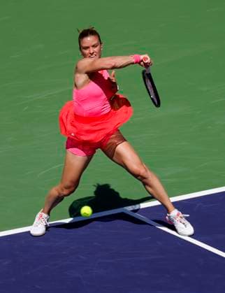 March 10, 2025 Maria Sakkari (GRE) returns a shot against Coco Gauff during the 2025 BNP Paribas Open at Indian Wells Tennis Garden in Indian Wells, California. Mandatory Photo Credit: CSM Indian Wells United States of America - ZUMAc04_ 20250310_zma_c04_074 Copyright: xCharlesxBausx