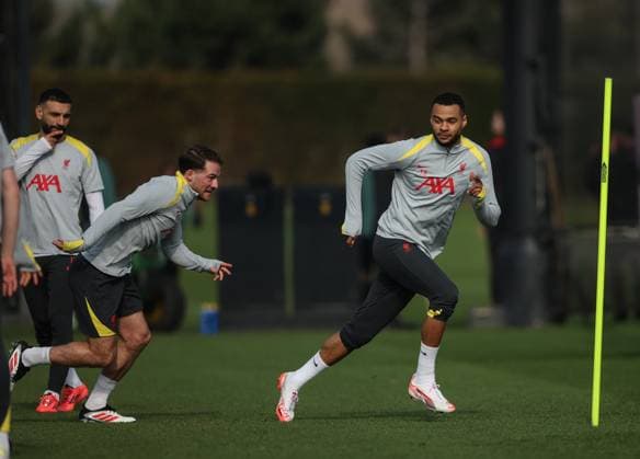 Liverpool Champions League Training 10.3.2025. Liverpool Champions League Training, Axa Training Centre, Liverpool. Cody Gakpo and Alexis Mac Allister.  Copyright: xBradleyxOrmesherx NINTCHDBPICT000978802064