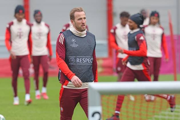 9 Harry Kane, Colleagues, Team, Teammate, Goal, Goal scorer, Portrait, Portrait, Football Final training FC Bayern Munich before UEFA Champions League match against Bayer 04 Leverkusen Round of 16 second leg of the knockout phase of this years UEFA Champions League season Kick-off at the BayArena stadium in Leverkusen is at 21