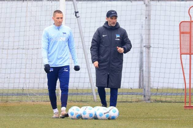 DEU, DFL, 2 FBL Hertha BSC, Training, 11 03 2025, Sportforum, Berlin, DEU, DFL, 2 FBL Hertha BSC, Training, im Bild Cheftrainer Stefan Leitl Hertha BSC Berlin , Palko Dardai Hertha BSC Berlin 20 DFL regulations prohibit any use of Photographs as image sequences and or quasi video Foto Juergen Engler nordphoto GmbH nordphotoxGmbHx xEngler nph00076