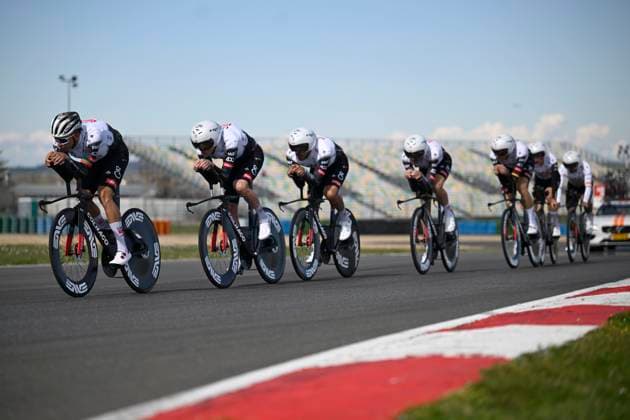 Sport Themen der Woche KW11 Paris - Nice 2025 - stage 3 NEVERS, FRANCE - MARCH 11 : training team Uae team Emirates during stage 3 of the 83th edition of the Paris - Nice cycling race, a team time-trail stage of 28,4km with start on the Circuit Magny-Cours and finish in Nevers on March 11, 2025 in Nevers, France, 11 03 2025 ( Motordriver Kenny Verfaillie - Nevers France  Copyright: xNicoxVereeckenx