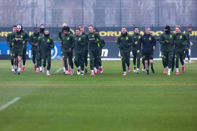 11 03 2025, Final training session for the UEFA Champions League match between OSC Lille and Borussia Dortmund, from l Giovanni Reyna Borussia Dortmund , Julian Ryerson Borussia Dortmund , Jamie Gittens Borussia Dortmund , Ramy Bensebaini Borussia Dortmund , Marcel Sabitzer Borussia Dortmund , Karim Adeyemi Borussia Dortmund , Pascal Groß Borussia Dortmund , Maximilian Beier Borussia Dortmund , Nico Schlotterbeck Borussia Dortmund , Waldemar Anton Borussia Dortmund , Borussia Dortmund , Performance Manager Shad Forsythe Borussia Dortmund , Emre Can Borussia Dortmund , Julian Brandt Borussia Dortmund , Dortmund Training Ground Borussia Dortmund NRW Germany xRHR PHOTO DEx Copyright: DennisxEwert RHR-FOTOx RHR-FOTO DE