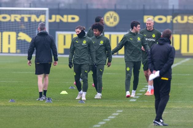 11 03 2025, Final training session for the UEFA Champions League match between OSC Lille and Borussia Dortmund, from left Performance Manager Shad Forsythe Borussia Dortmund , Marcel Sabitzer Borussia Dortmund , Karim Adeyemi Borussia Dortmund , Carney Chukwuemeka Borussia Dortmund , Giovanni Reyna Borussia Dortmund , Niklas Süle Borussia Dortmund , Dortmund training ground Borussia Dortmund NRW Germany xRHR PHOTO DEx Copyright: DennisxEwert RHR-FOTOx RHR-FOTO DE