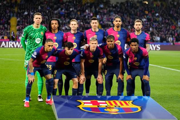FC Barcelona, Barca v SL Benfica - UEFA Champions League 2024 25 Round of 16 Second Leg Barcelona line up prior during the UEFA Champions League 2024 25 Round of 16 Second Leg match between FC Barcelona and SL Benfica at Estadi Olimpic Lluis Companys on March 11, 2025 in Barcelona, Spain. Barcelona Spain  Copyright: xJosexBretonx originalFilename:bretonhernandez-fcbarcel250311_nppGy.jpg