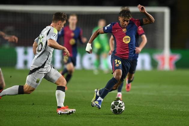 FC Barcelona, Barca v SL BENFICA OLIMPIC STADIUM LLUIS COMPANYS. MONTJUIC,BARCELONA.March 11,2025 FC BARCELONA vs SL BENFICA March 11,2025 Lamine Yamal (19) of FC Barcelona dribbles during the UEFA Champions League 2024 25 quarter-final second leg match between FC Barcelona and SL Benfica at Olimpic Stadium Lluis Companys of MontjuÃ¯c in Barcelona, Spain. Barcelona ESP Copyright: xS.xRosx