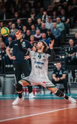 Volleyball Men Season 2024 2025 CEV Champions League 2025 Quarterfinals CLVM 097 SVG Lüneburg GER vs Aluron CMC Warta Zawiercie POL 11 03 2025 Luke Perry 4 SVG Aluron CMC Warta ZAWIERCIE at the defense Lüneburg LKH Arena Niedersachsen Germany