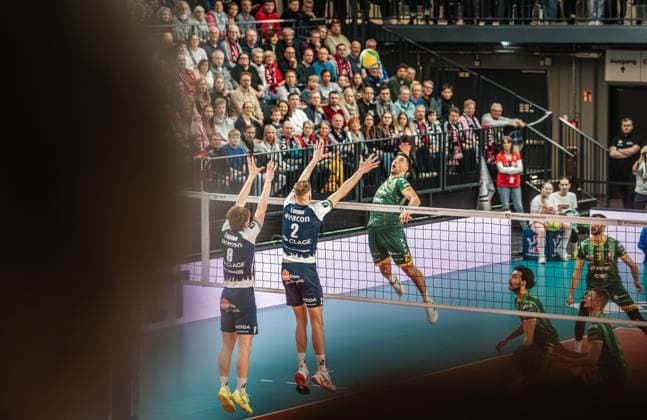 Volleyball Men Season 2024 2025 CEV Champions League 2025 Quarterfinals CLVM 097 SVG Lüneburg GER vs Aluron CMC Warta Zawiercie POL 11 03 2025 Karol Butryn 21 SVG Aluron CMC Warta ZAWIERCIE against the block of Theo Mohwinkel 8 SVG Lüneburg and Blake Gregory Leeson 2 SVG Lüneburg Lüneburg LKH Arena Niedersachsen Germany