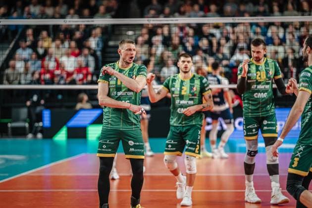 Volleyball Men Season 2024 2025 CEV Champions League 2025 Quarterfinals CLVM 097 SVG Lüneburg GER vs Aluron CMC Warta Zawiercie POL 11 03 2025 Jurii Gladyr 13 SVG Aluron CMC Warta ZAWIERCIE cheers Lüneburg LKH Arena Niedersachsen Germany