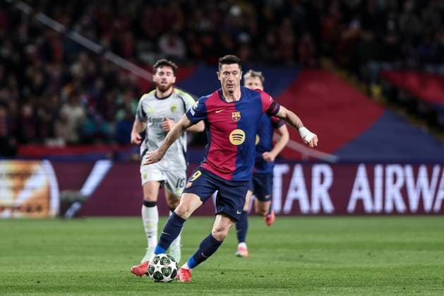 March 11, 2025, Barcelona, Barcelona, SPAIN: Robert Lewandowski of FC Barcelona, Barca in action during the UEFA Champions League 2024 25 Round of 16 second leg, match between FC Barcelona and SL Benfica at Estadi Olimpic Lluis Companys on March 11, 2025 in Barcelona, Spain. Barcelona SPAIN - ZUMAa181 20250311_zaa_a181_153 Copyright: xJavierxBorregox