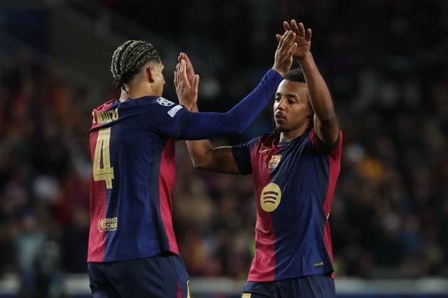 Barcelona 11 March 2025 Uefa Champions League phase 2024 25 Round of 16 FC Barcelona S L Benfica v l , Ronald Araujo FC Barcelona , Jules Kounde FC Barcelona celebrate after the end of the match, cheer Copyright: JoaquimxFerreira