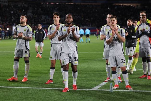 Barcelona 11 March 2025 Uefa Champions League phase 2024 25 Round of 16 FC Barcelona S L Benfica v l , Nicolas Otamendi S L Benfica , Reanto Sanches S L Benfica , Andrea Belotti S L Benfica , Samuel Dahl S L Benfica disappointed, disappointed looking, dissapointed, sad, frustrated, frustrated, frustrated thanks the fans, thanks, thanks team after the match, after the match thanks the fans, applauds the fans Copyright: JoaquimxFerreira