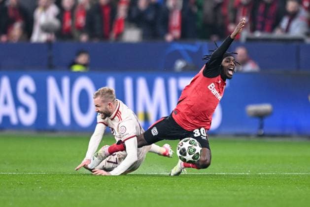 11 03 2025, Football UEFA Champions League 2024 2025, Round of 16, Bayer 04 Leverkusen FC Bayern München, in the BayArena, Konrad Laimer FC Bayern München , Jeremie Frimpong Bayer Leverkusen DFL and DFB regulations prohibit any use of photographs as image sequences and or quasi video
