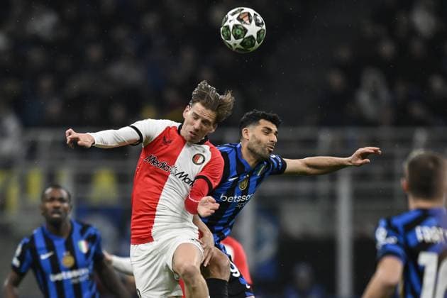 Db Milano 11 03 2025 - Champions League Inter-Feyenoord foto Daniele Buffa Image nella foto: Gijs Smal-Mehdi Taremi 