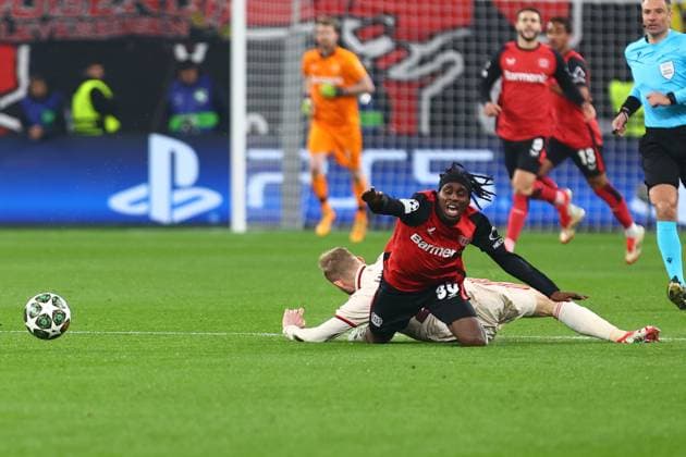 Jeremie Frimpong 30 Bayer 04 Leverkusen in duel, action, with Konrad Laimer 27 FC Bayern Muenchen Yellow card for Konrad Laimer 27 FC Bayern Muenchen Bayer 04 Leverkusen vs FC Bayern Muenchen, football, UEFA Champions League, round of 16, second leg, season 2024 2025, 11 03 2025 Photo kolbert press Ant Palmer BayArena NRW Germany Copyright: xkolbert-press AntxPalmerx