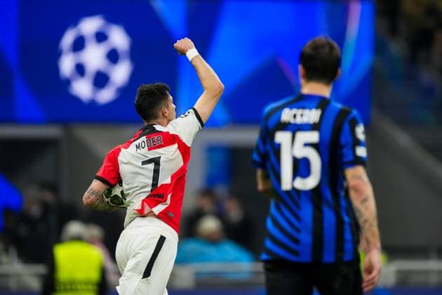 UEFA Champions League: FC Internationale Milan v Feyenoord Milan - Jakub Moder of Feyenoord during the 2nd leg of the round of 16 of new format of the Champions League 2024 2025. The match is set between FC Internationale Milan and Feyenoord at Giuseppe Meazza San Siro on 11 March 2025 in Milan, Italy. Copyright: xTomxBodex