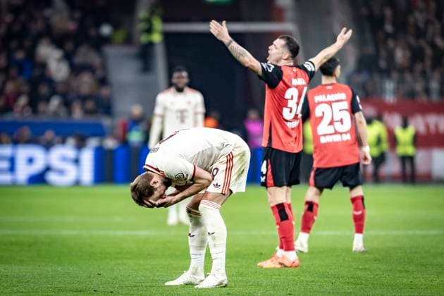 UEFA Champions League, Bayer 04 Leverkusen FC Bayern Munich 11 03 2025 Harry Kane FC Bayern Munich, 9 is hit on the head, Granit Xhaka Bayer 04 Leverkusen, 34 gestures UEFA Champions League, Bayer 04 Leverkusen FC Bayern Munich, round of 16, second leg, 11 03 2025 at the BayArena in Leverkusen Copyright: xBEAUTIFULxSPORTS AxelxKohringx