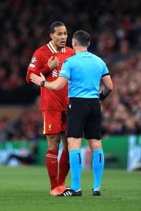 Fußball UEFA Champions League Achtelfinale 2. Spiel Liverpool gegen Paris Saint Germain 11. März 2025 UEFA Champions League Achtelfinale 2. Spiel Liverpool gegen Paris Saint Germain Virgil van Dijk von Liverpool Foto Simon Stacpoole Offside Liverpool UK  Copyright: xSimonxStacpoolexOffside