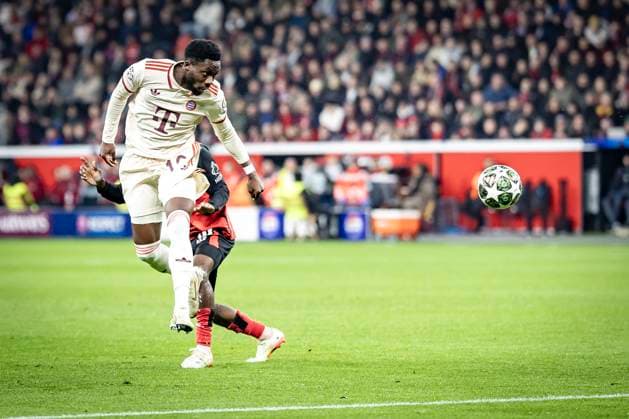 UEFA Champions League, Bayer 04 Leverkusen FC Bayern Munich 11 03 2025 Alphonso Davies FC Bayern Munich, 19 on header UEFA Champions League, Bayer 04 Leverkusen FC Bayern Munich, round of 16, second leg, 11 03 2025 at BayArena in Leverkusen Copyright: xBEAUTIFULxSPORTS AxelxKohringx