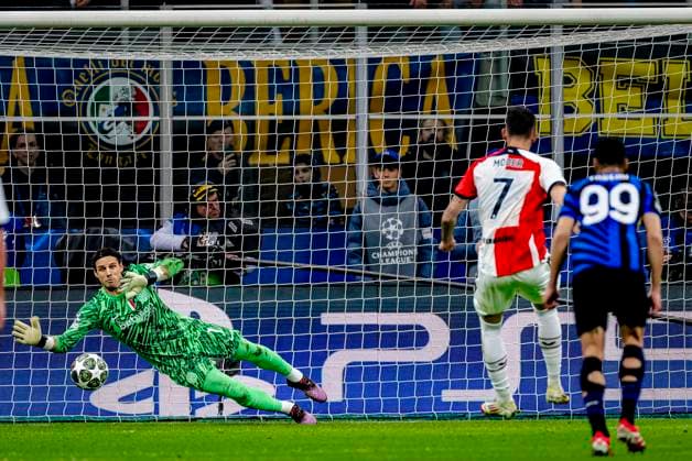 Feyenoord Rotterdam midfielder Jacub Moder scores the 1 1 during the match Inter Feyenoord at the San Siro Stadium for the UEFA Champions League Round of 16 2st leg season 2024 2025 in MILAN, Italia on 11 march 2025, photo by Marcel van Dorst EYE4images DeFodi Images
