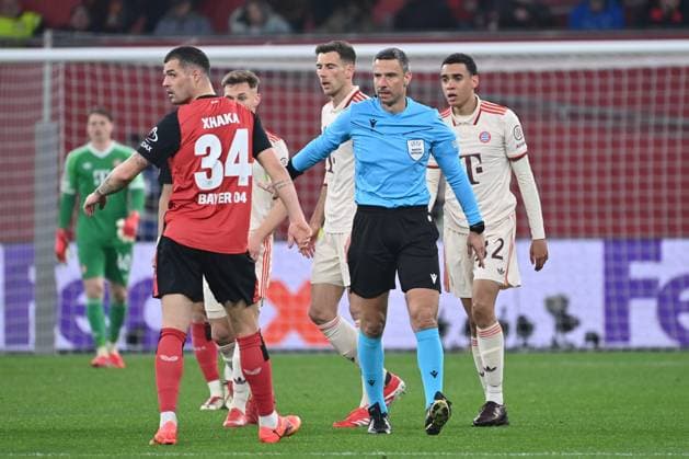 11 03 2025, xjrdrx, Football UEFA Champions League, Bayer 04 Leverkusen Bayern Munich v l Referee, referee, referee Slavko Vincic DFL DFB REGULATIONS PROHIBIT ANY USE OF PHOTOGRAPHS as IMAGE SEQUENCES and or QUASI VIDEO Leverkusen