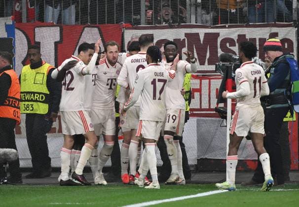 Celebration 0 1 Goalscorer Harry Kane Bayern Muenchen 2 v li , is celebrated 11 03 2025, Football UEFA Champions League 2024 25, Round of 16, Second leg, Bayer 04 Leverkusen FC Bayern München Leverkusen BayArena Nordrhein Westfalen Germany Team2