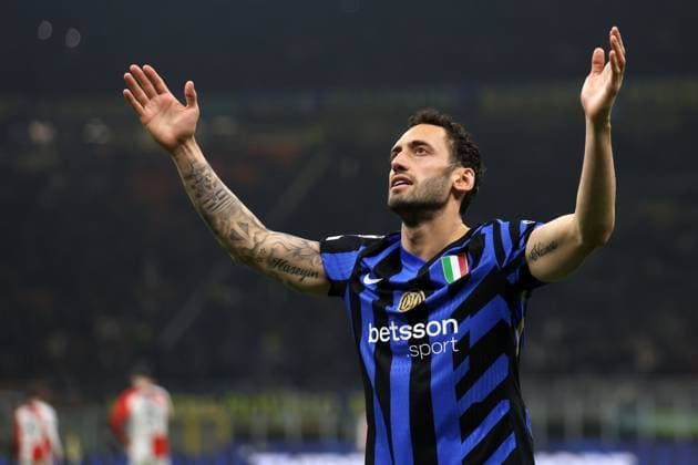 FC Internazionale - Feyenoord Hakan Calhanoglu of Fc Internazionale celebrates after scoring a goal during the UEFA Champions League 2024 25 Round of 16 Second Leg match between FC Internazionale and Feyenoord at Stadio Giuseppe Meazza (San Siro) on March 11, 2025 in Milan, Italy . Milano Stadio Giuseppe Meazza Italy Copyright: xMarcoxCanonierox
