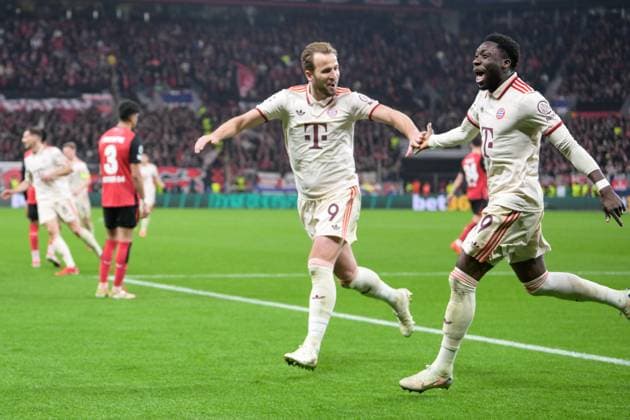 Soccer, UEFA Champions League, 20250311, Bayer 04 Leverkusen FC Bayern Munich In the picture Goal celebration cheers goal 0 12, f l Harry KANE 9 , goal scorer Alphonso DAVIES 19 Bayern Leverkusen BayArena Nordrhein Westfalen Germany Copyright: Passion2Press MarkusxFischerx