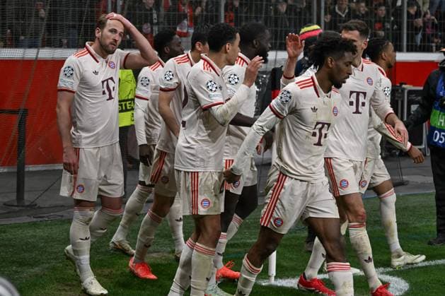 11 03 2025, xsltx, Football UEFA Champions League, Bayer 04 Leverkusen Bayern Munich v l cheering after the 0 1 by Harry Kane Muenchen, 9 DFL DFB REGULATIONS PROHIBIT ANY USE OF PHOTOGRAPHS as IMAGE SEQUENCES and or QUASI VIDEO Leverkusen