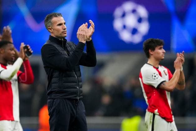 UEFA Champions League: FC Internationale Milan v Feyenoord Milan - Feyenoord coach Robin van Persie during the 2nd leg of the round of 16 of new format of the Champions League 2024 2025. The match is set between FC Internationale Milan and Feyenoord at Giuseppe Meazza San Siro on 11 March 2025 in Milan, Italy. Copyright: xTomxBodex